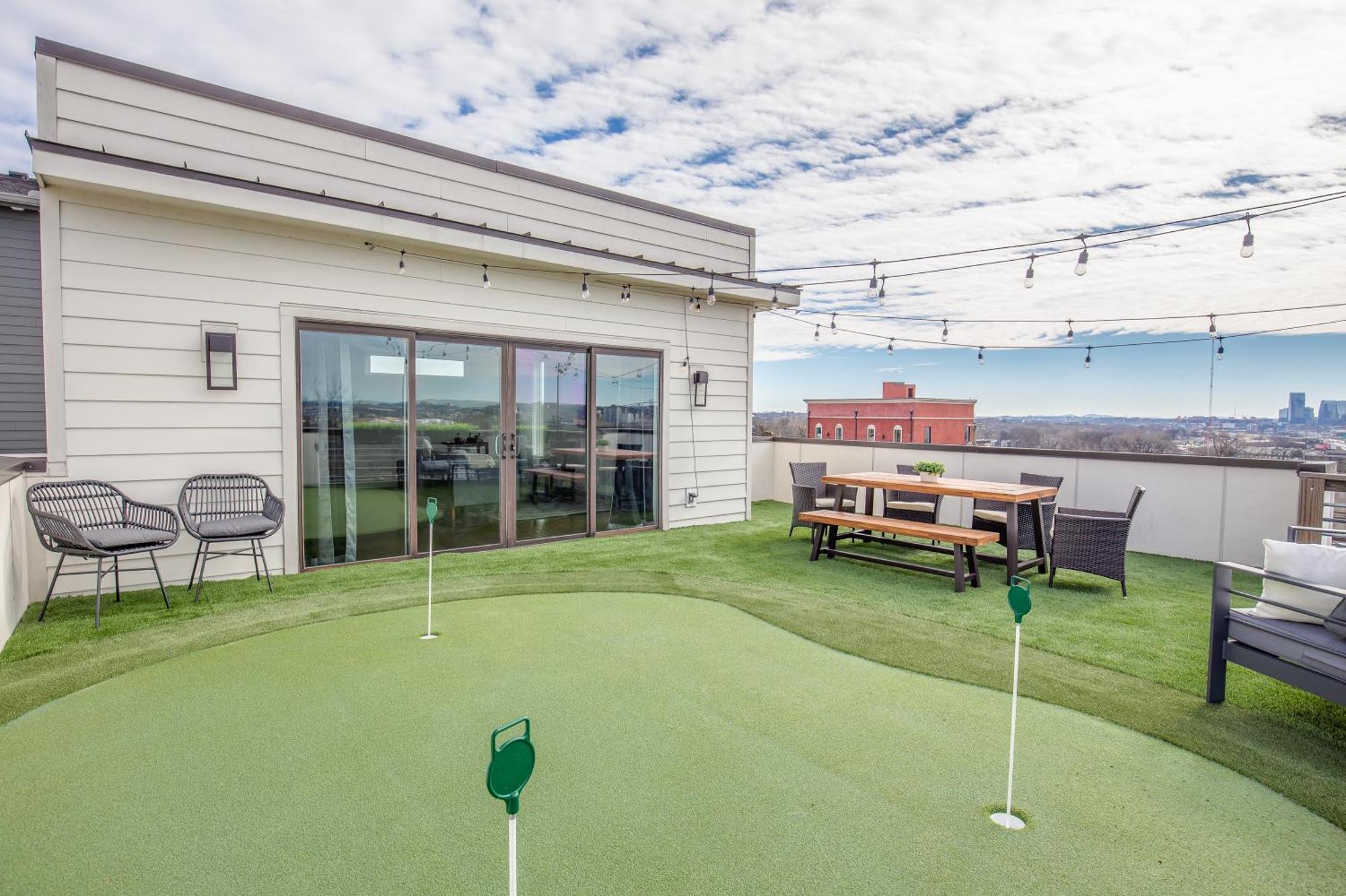 Whiskey House With Rooftop Golf, City Views! 8Min To Downtown! Sleeps 9! Нэшвилл Экстерьер фото