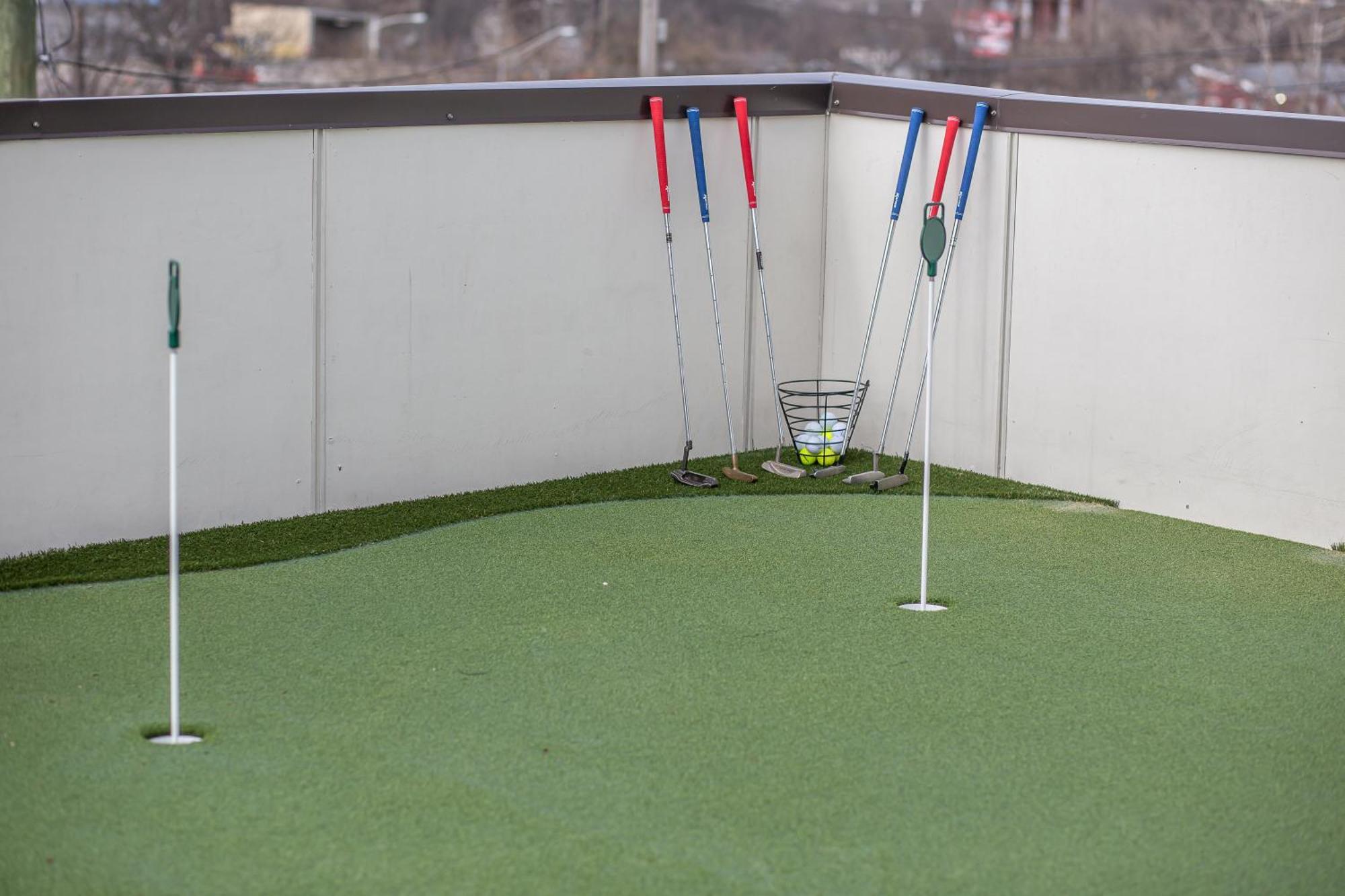 Whiskey House With Rooftop Golf, City Views! 8Min To Downtown! Sleeps 9! Нэшвилл Экстерьер фото